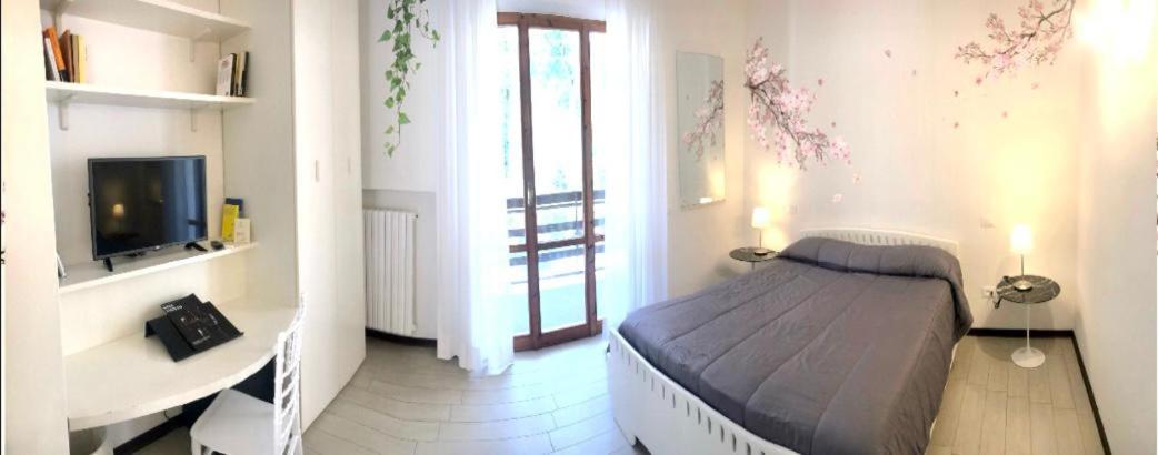 Hotel La Ginestra Акуаланя Екстериор снимка